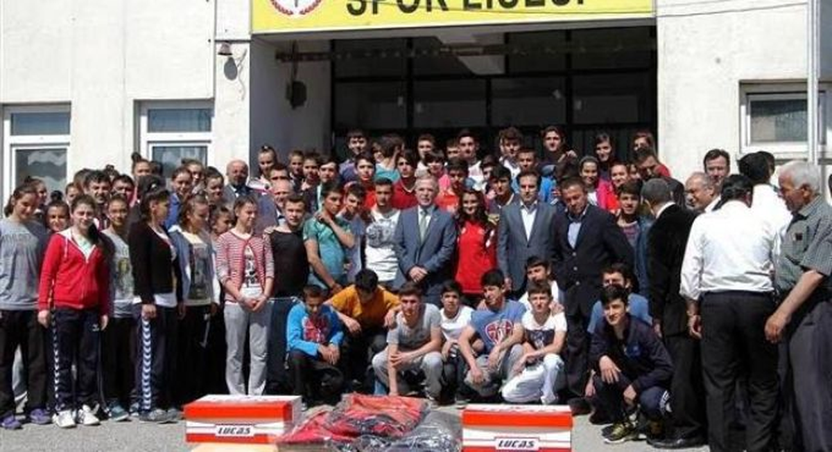Eşofman ve Spor Ayakkabılar Soma\'ya