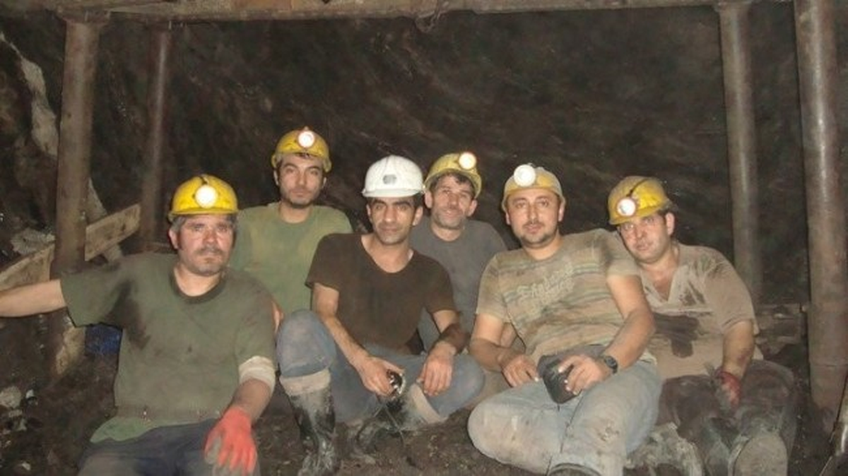 Hayatını Kaybeden Maden İşçilerden Geriye Sadece Mutlu Fotoğrafları Kaldı