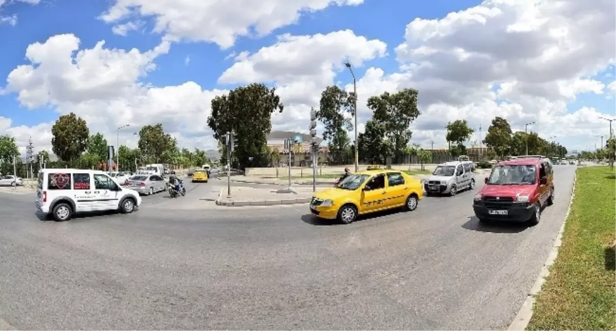 İzmir\'de Yeraltına "Vagon Otoparkı"