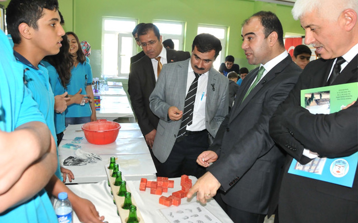 Karaköprü Fen Lisesi \'Bilim Fuarı\' Açıldı
