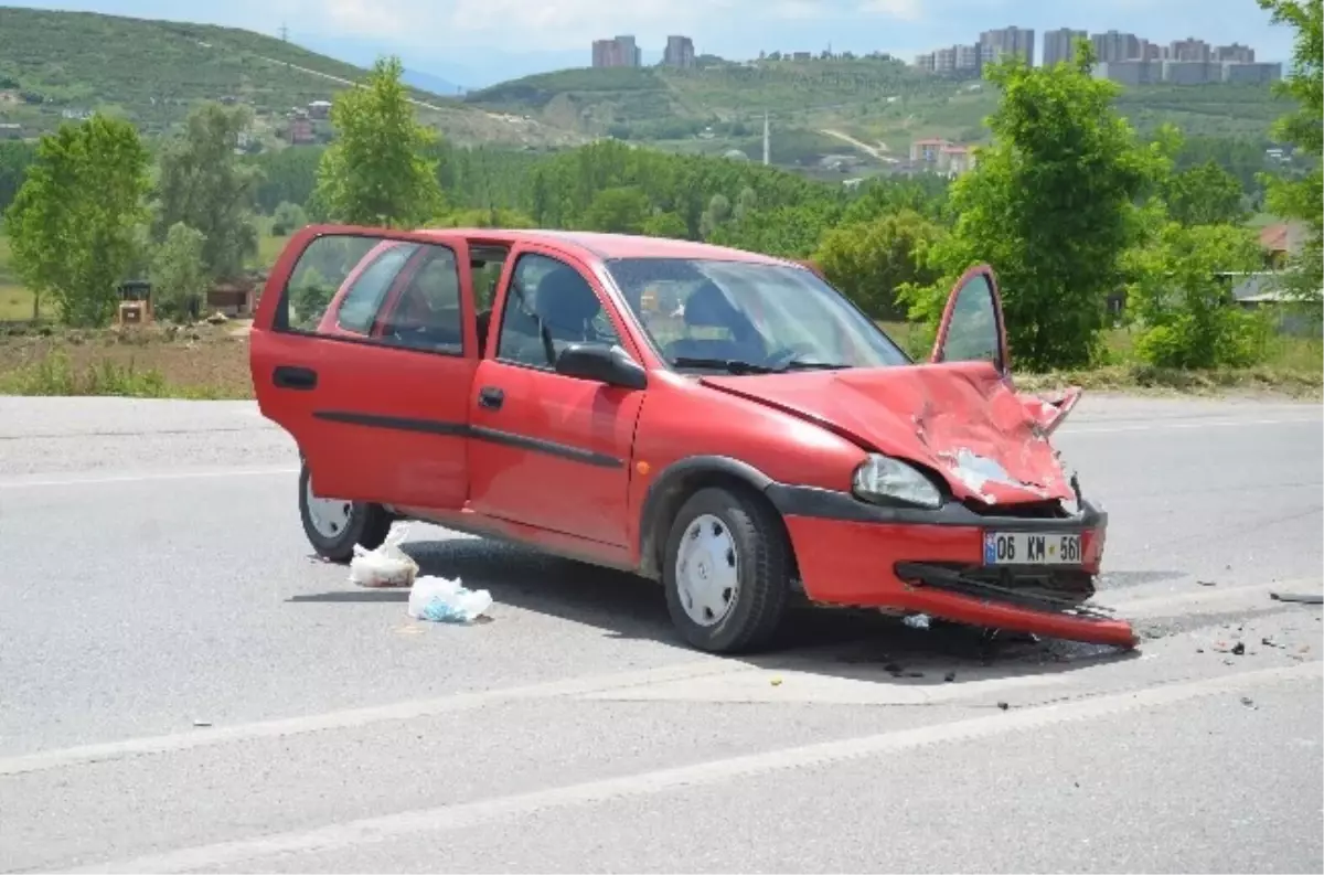 Kocaeli\'nde Trafik Kazası: 1 Yaralı