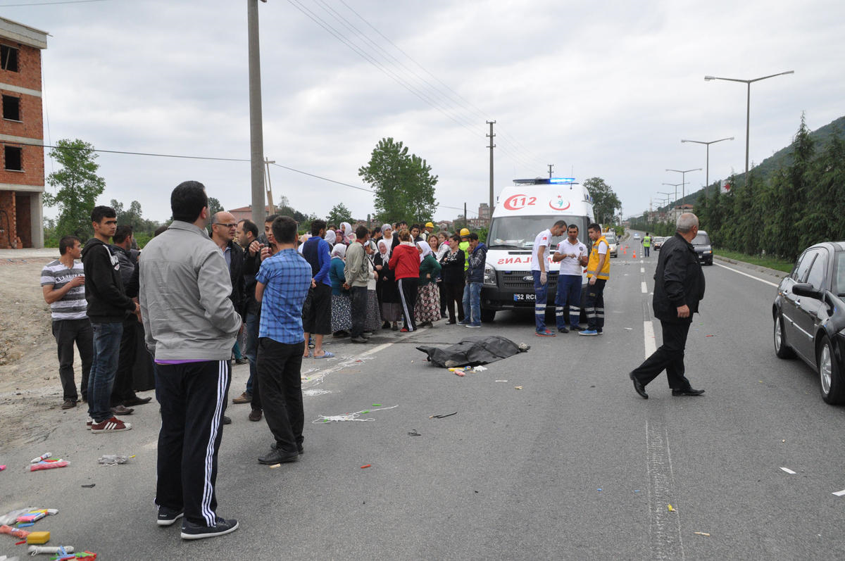 Otomobilin Çarptığı Seyyar Satıcısı Öldü