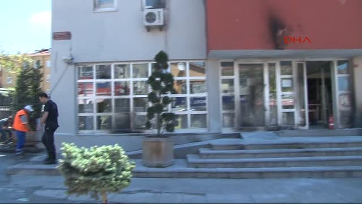 Sancaktepe Kaymakamlık Binasına Bir Grup Tarafından Molotof ve Taşlı Saldırı Düzenlendi.