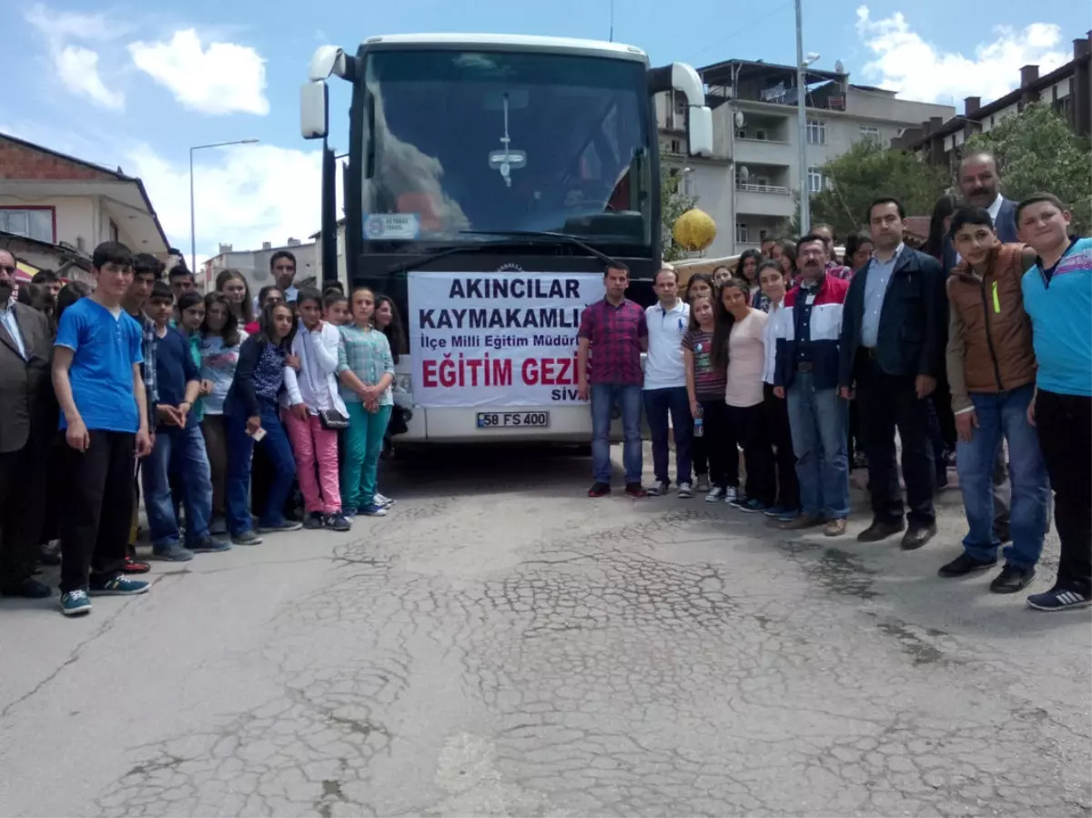 Sivas\'ta Başarılı Öğrenciler Çanakkale Gezisiyle Ödüllendirildi