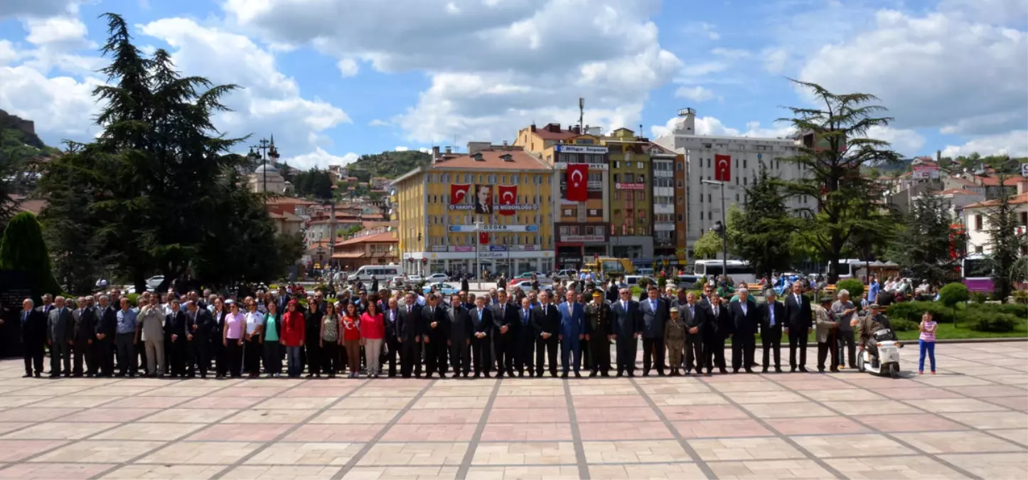 Kastamonu\'da Çelenk Sunma Töreni Düzenlendi