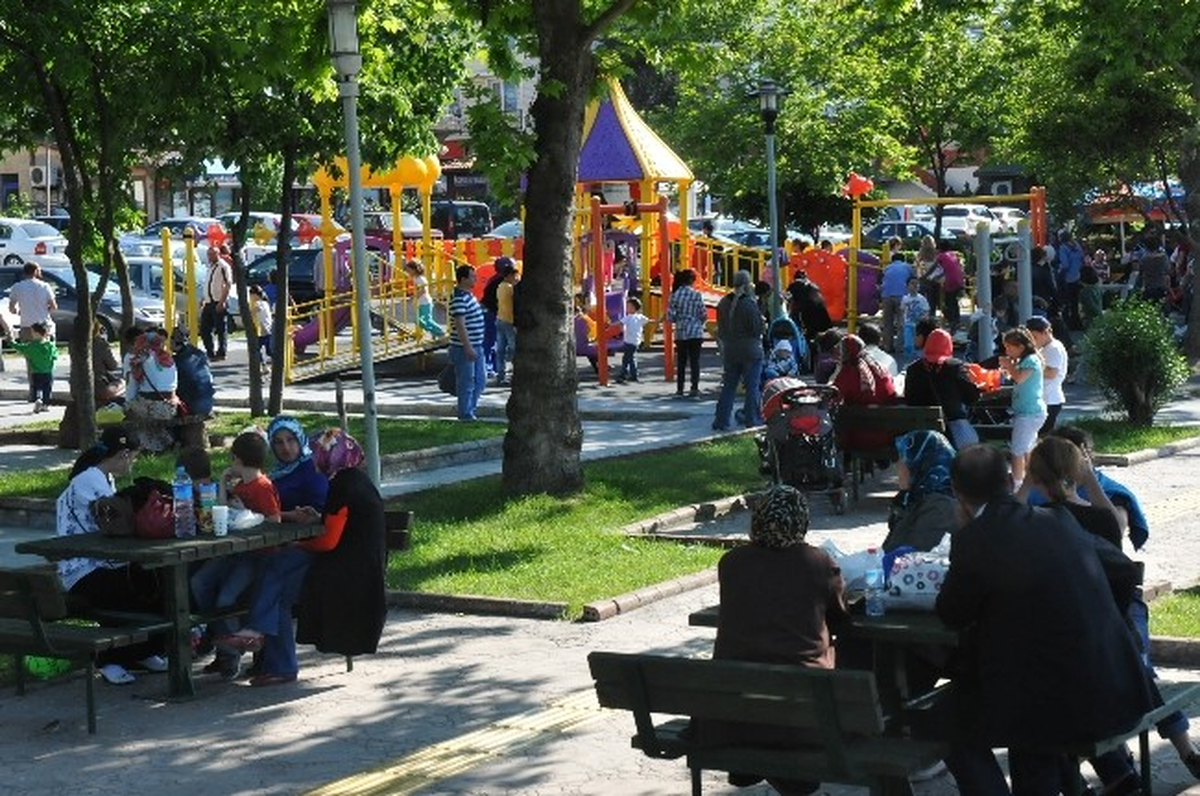 Akçakoca\'da Bayram Tatili Yoğunluğu