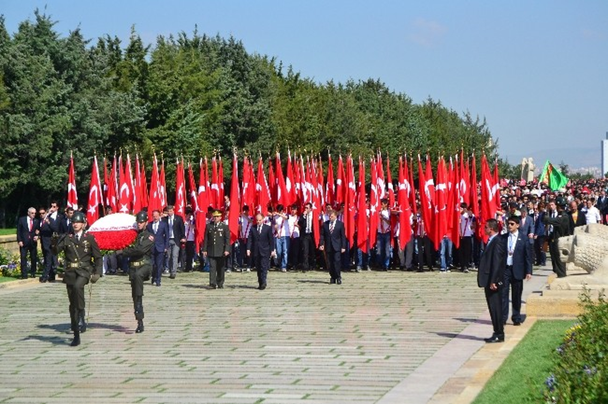 Anıtkabir\'de Buruk 19 Mayıs Töreni