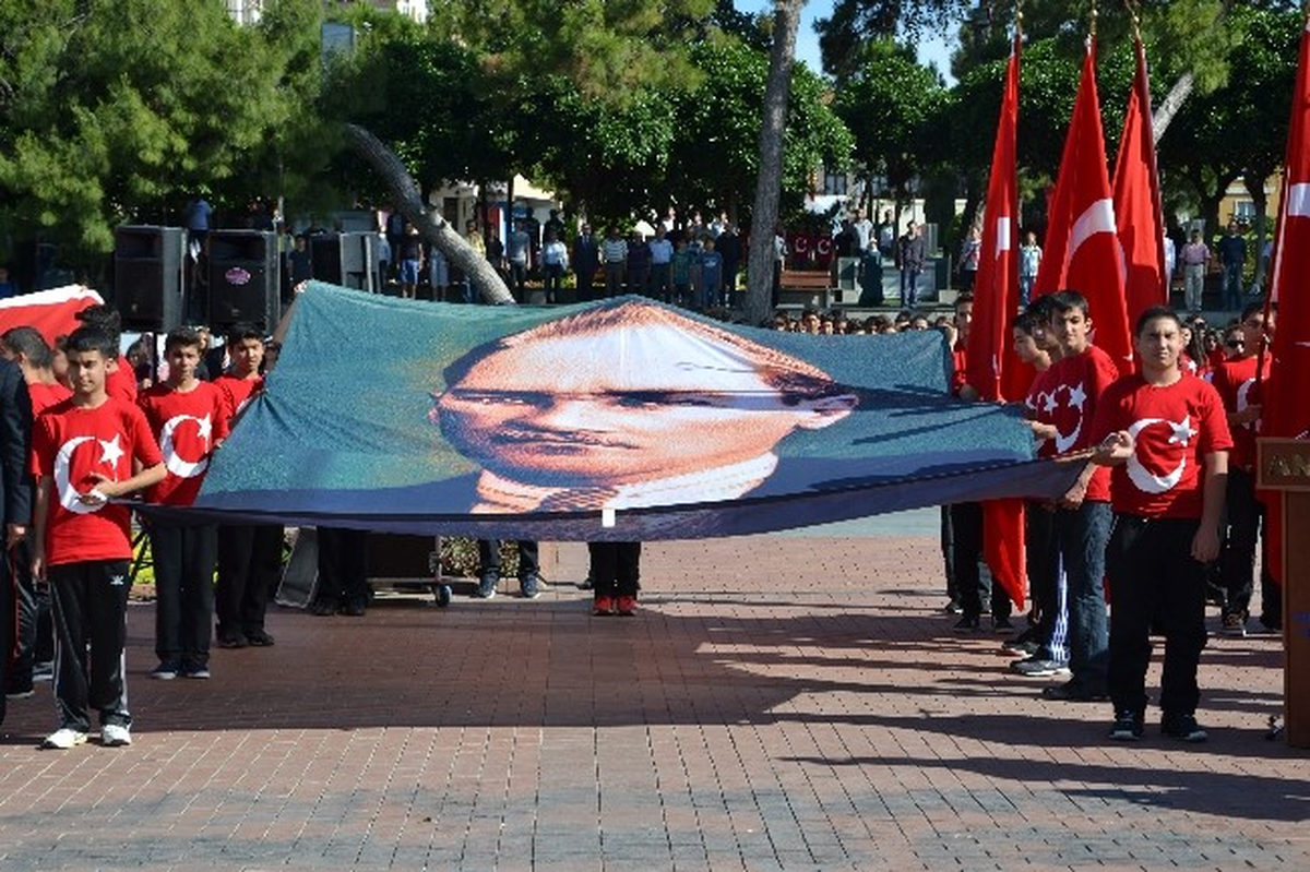 Antalya\'da 19 Mayıs Atatürk\'ü Anma Gençlik ve Spor Bayramı