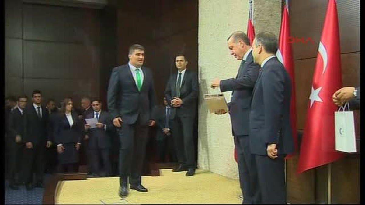 Başbakan Erdoğan Yeni Yasama Yılında Hedefimiz Seçme ve Seçilme Yaşının 18 Olmasıdır
