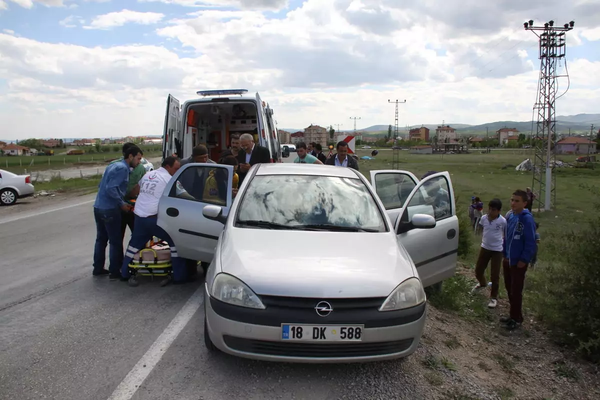 Çubuk\'ta Trafik Kazası: 2 Yaralı