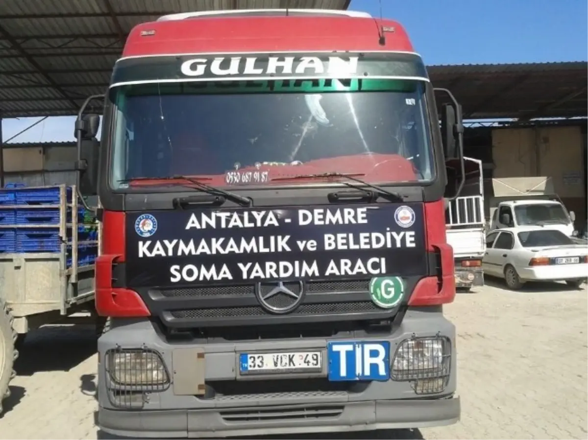 Demre\'den Soma\'ya 45 Ton Sebze Meyve Yardımı