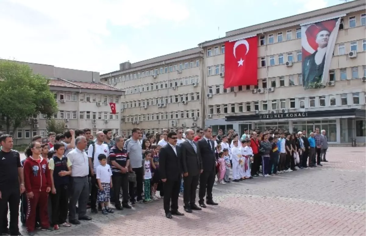 Elazığ\'da Buruk 19 Mayıs Kutlamaları