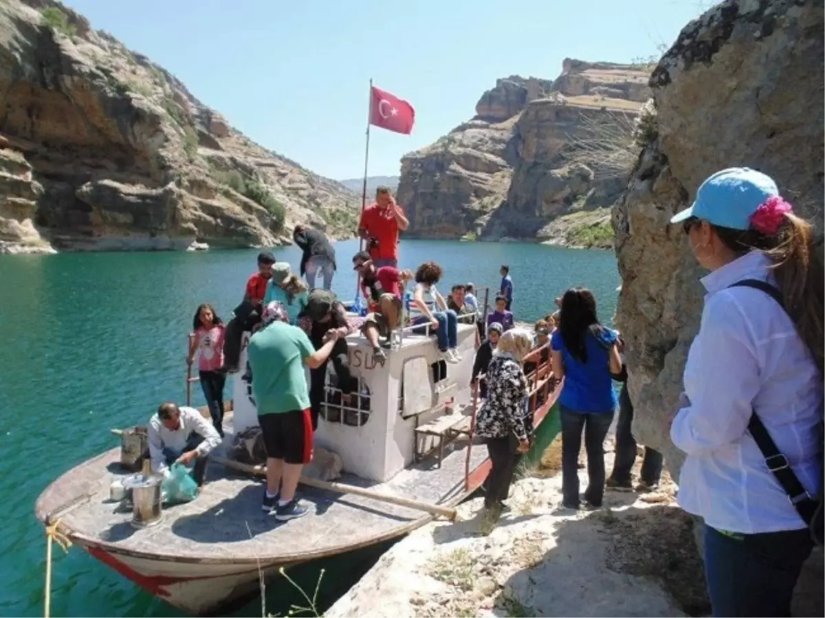 Fırat Nehri ve Atatürk Barajı\'nda Kanyon Keyfi