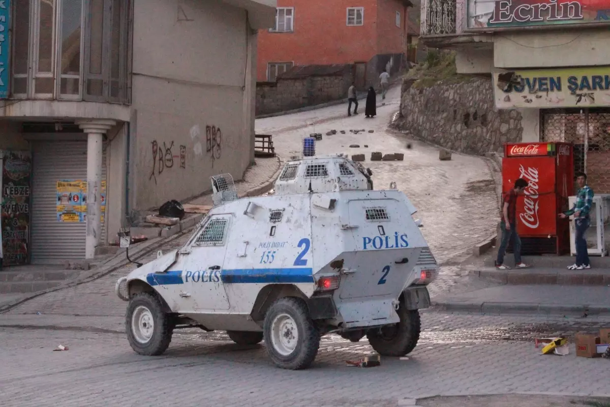 Hakkari\'de İzinsiz Gösteri