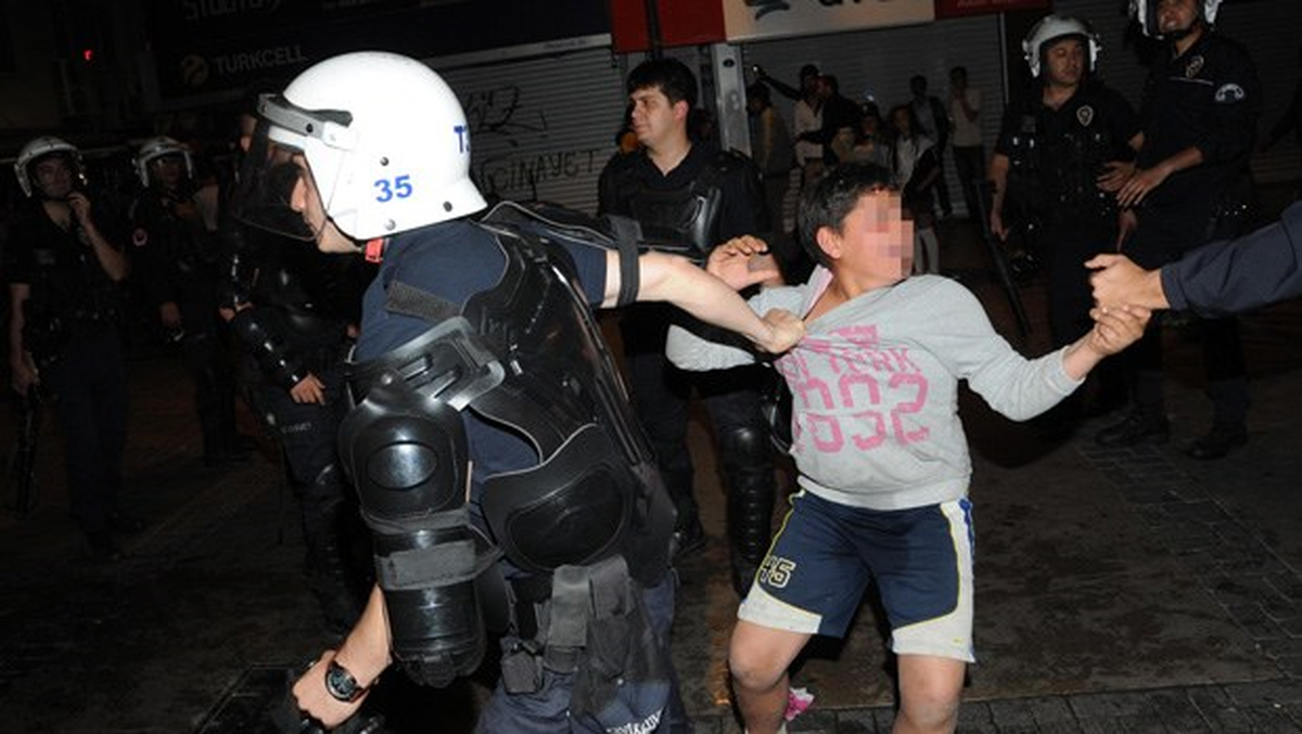İzmir Valiliğinden 10 Yaşındaki Çocuk Açıklaması