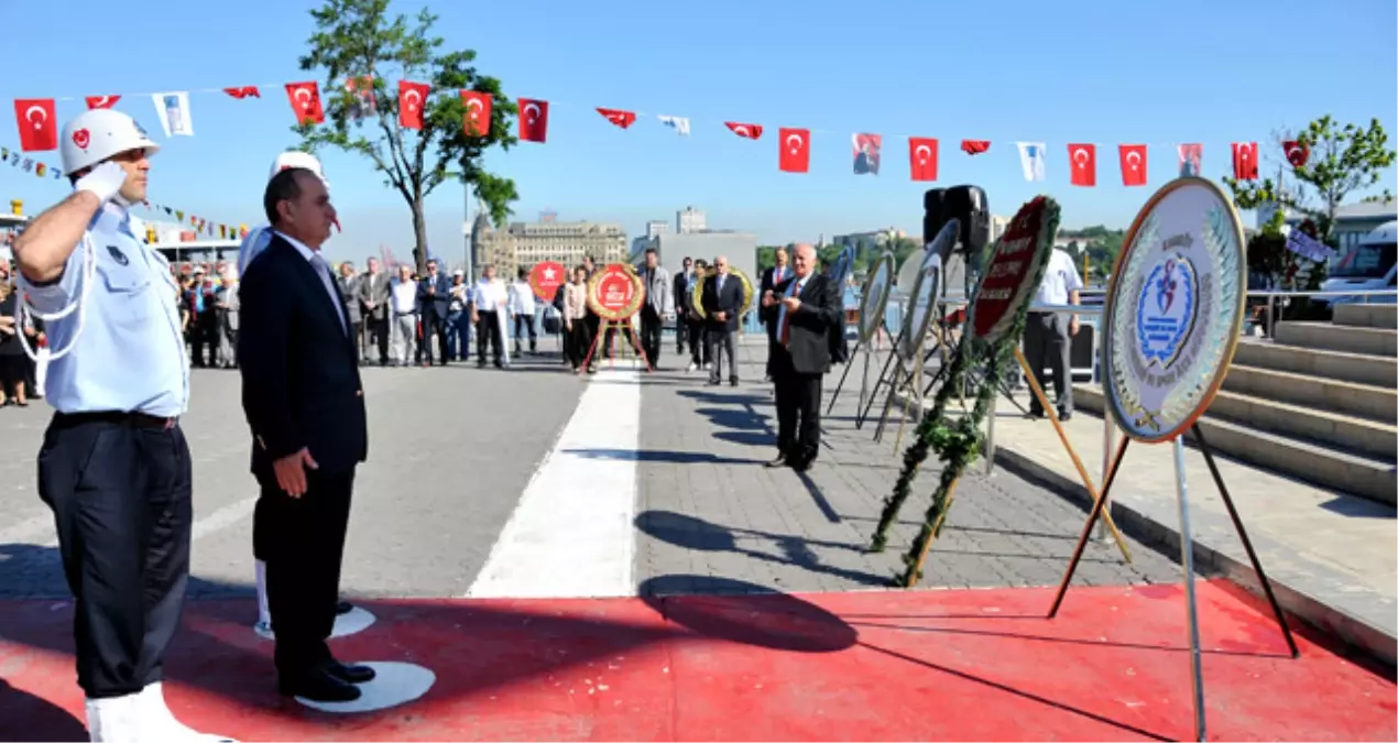 Kadıköy\'de 19 Mayıs Töreni