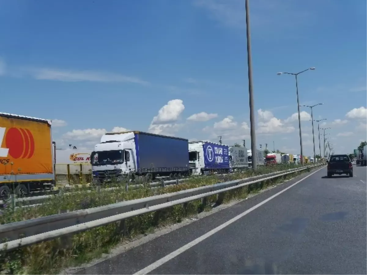 Kapıkule\'de 5 Kilometre TIR Kuyruğu Oluştu