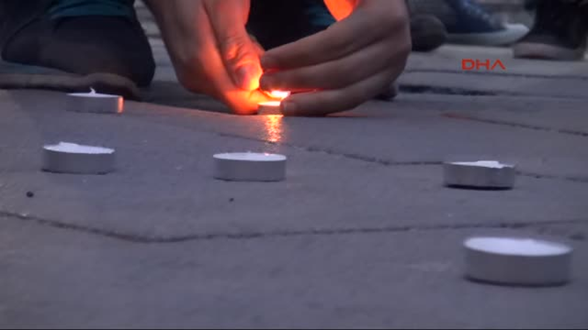 Kars Üniversiteliler Soma İçin Mum Yaktılar