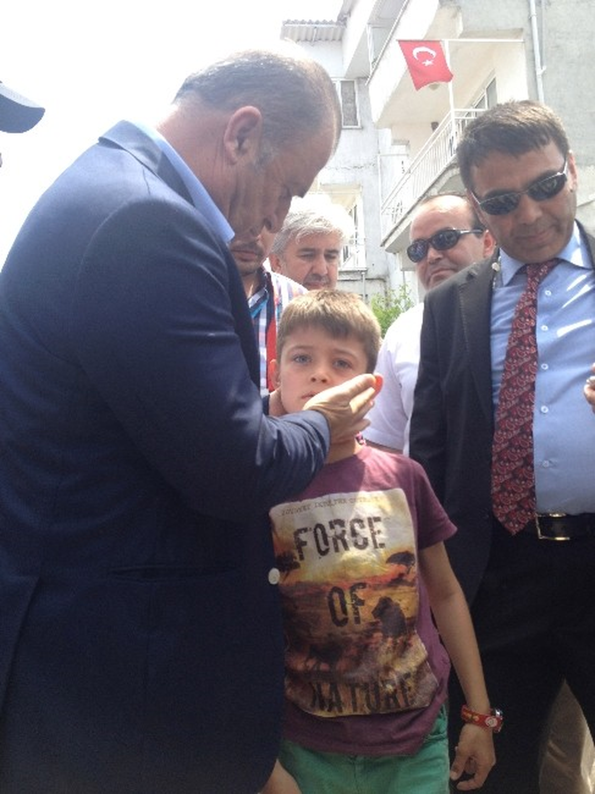TFF Kafilesi Soma Şehitlerinin Ailelerini Ziyaret Etti