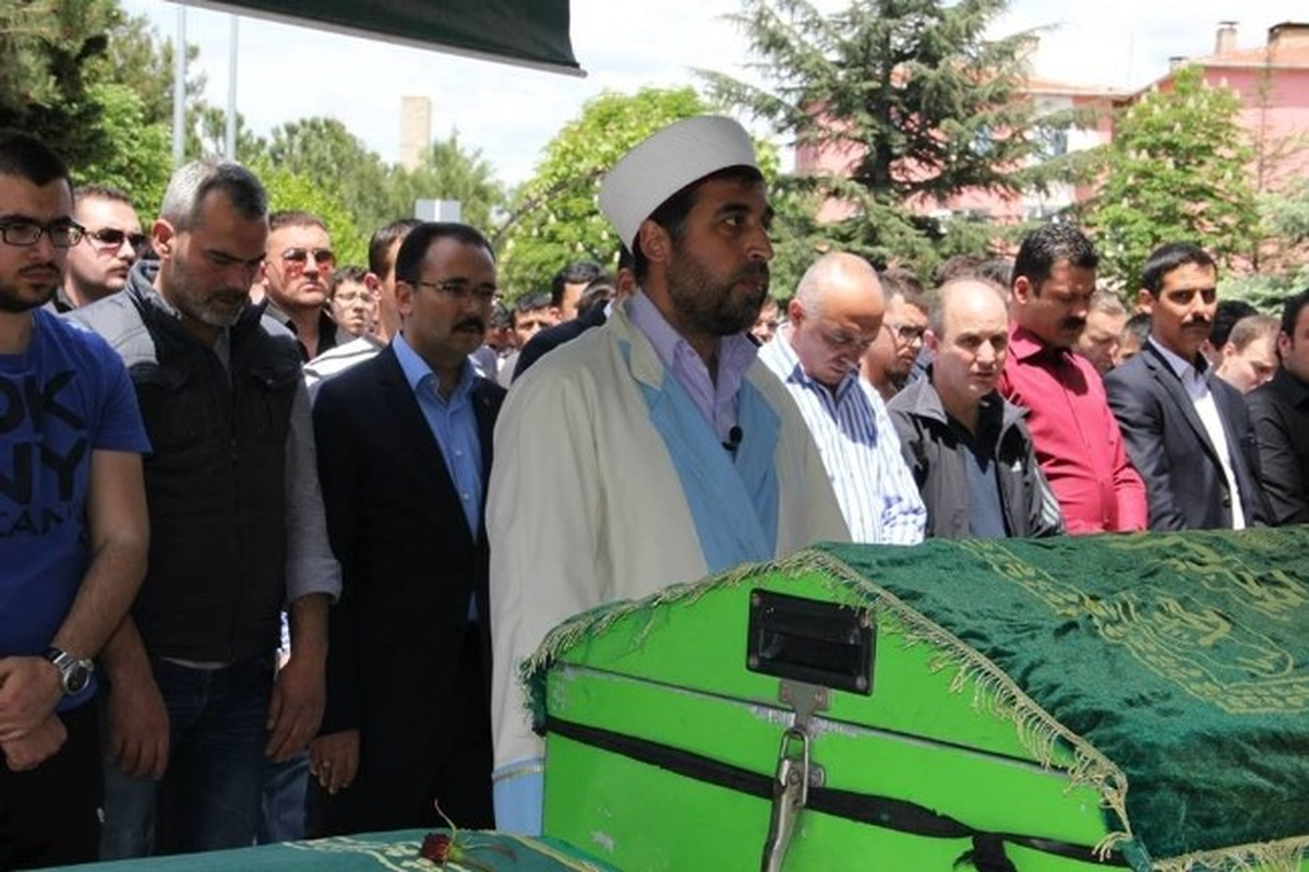 Motor Kazasında Hayatını Kaybeden Baba Oğul Toprağa Verildi
