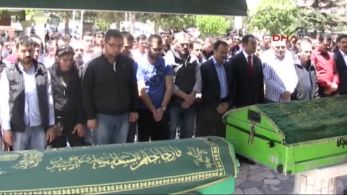 Motosiklet Kazasında Ölen Baba Oğul Toprağa Verildi