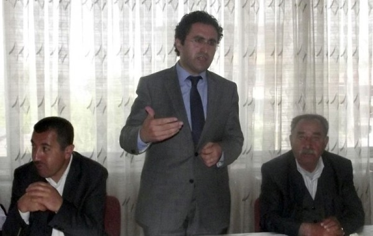 Gevaş\'ta Muhtarlarla İlk İstişare Toplantısı Yapıldı