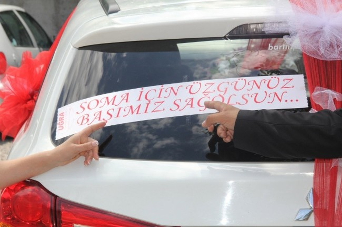 Gelin Arabasında Buruk Sevinç