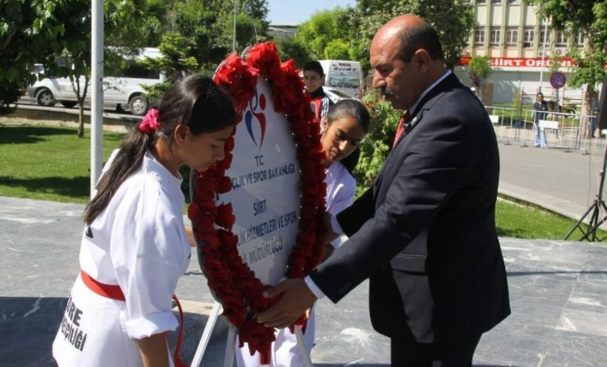 Siirt\'te Buruk 19 Mayıs Kutlamaları