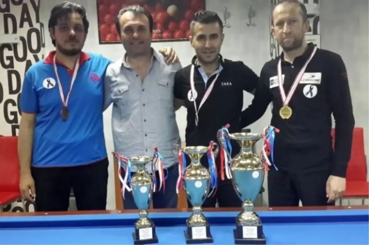 Soma Şehitleri İçin Bilardo Turnuvası Düzenlendi