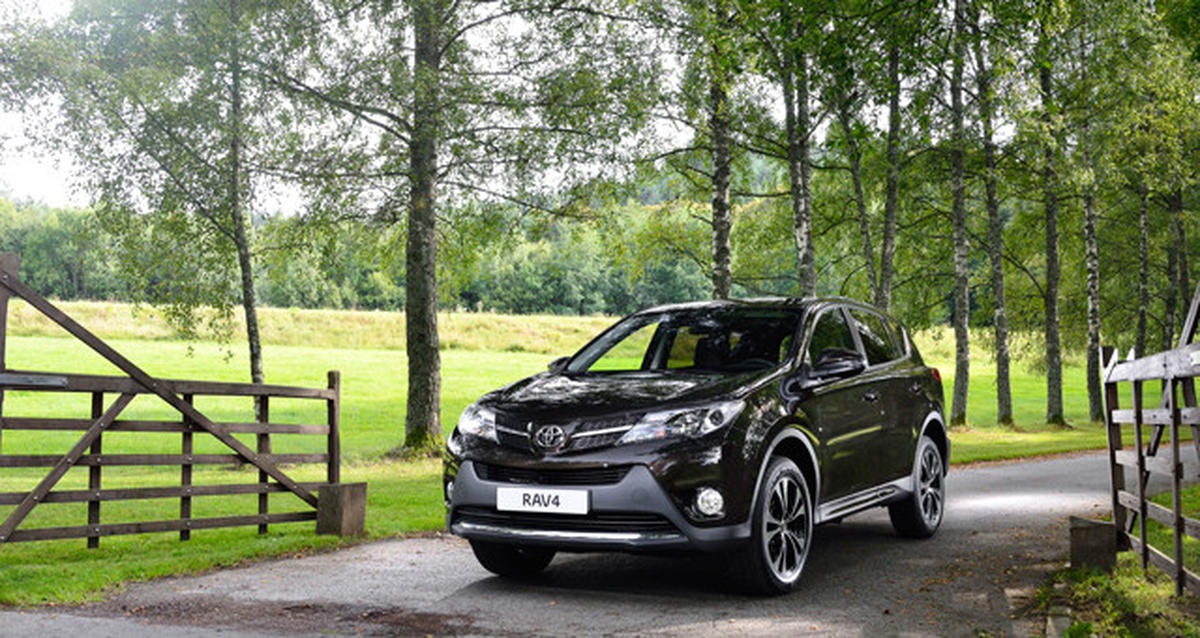 Toyota RAV4 20 Yıldır "Zirvenin Hakimi"