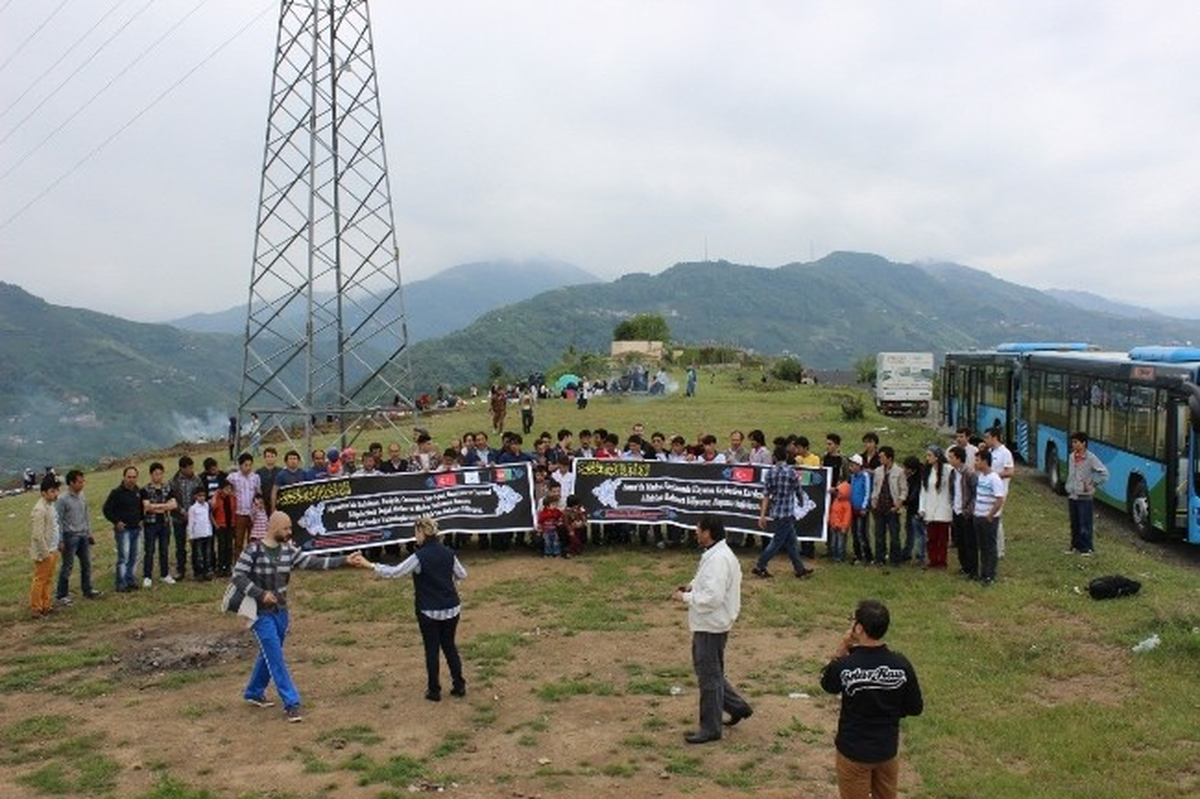 Trabzon\'daki Afganlılar Soma\'da Hayatını Kaybeden Madenciler İçin Dua Etti