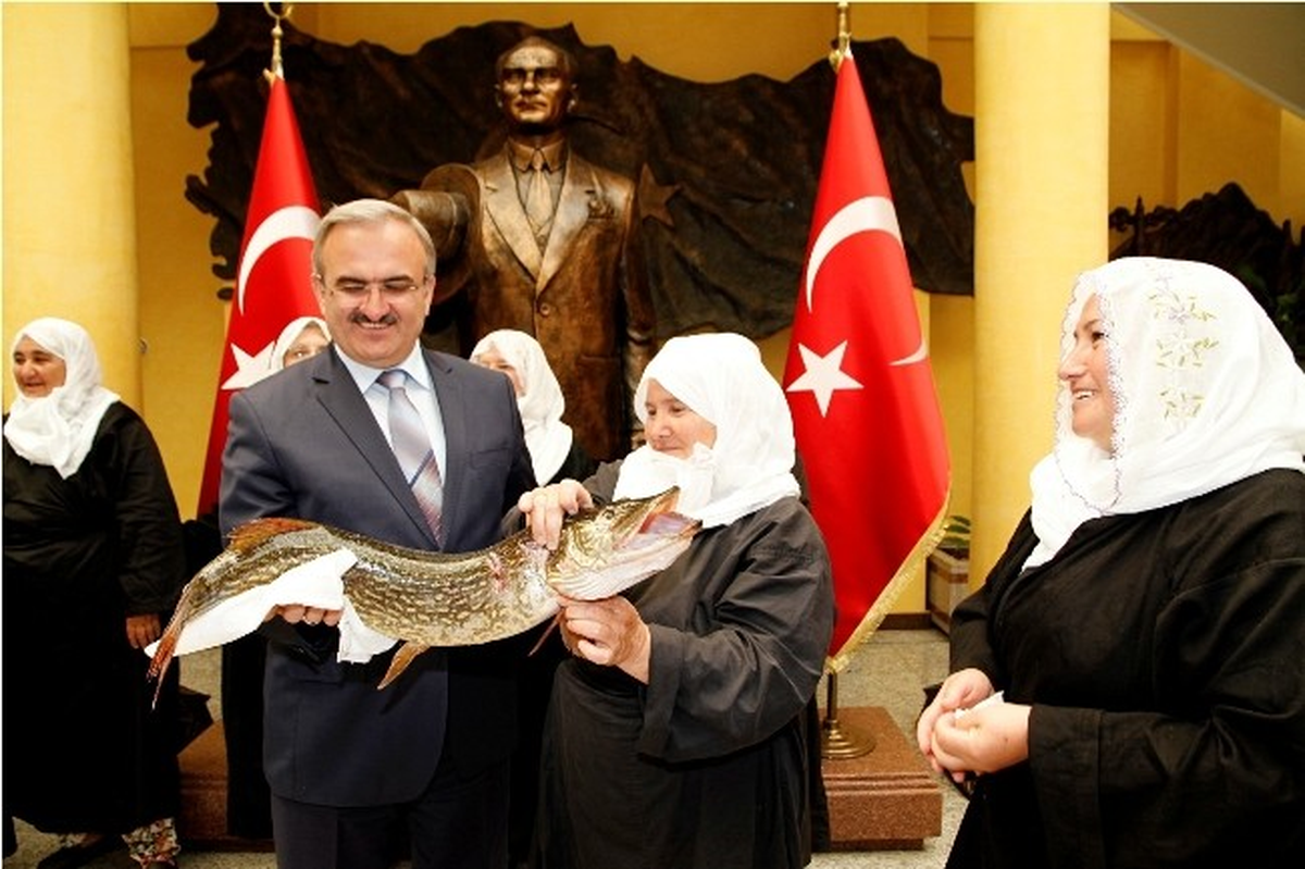 Balıkçı Kadınların Valilik Çıkarması