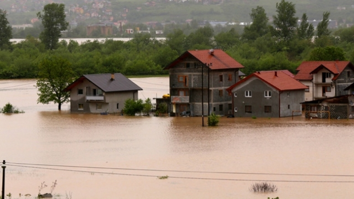 Bosna Hersek\'teki Sel Felaketi