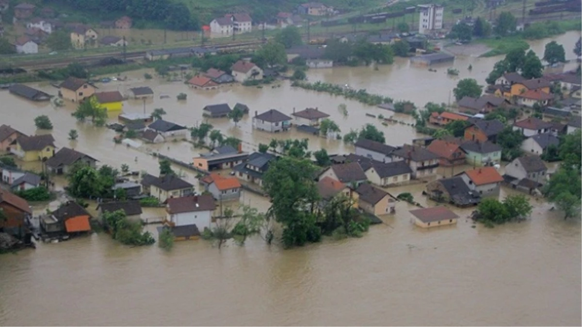 Bosna Hersek\'teki Sel Felaketi