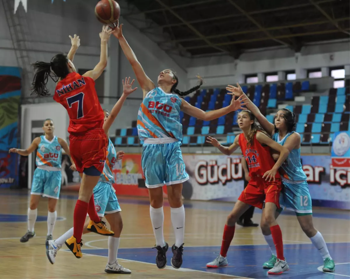 Genç Kızlar Türkiye Basketbol Şampiyonası, Trabzon\'da Başladı