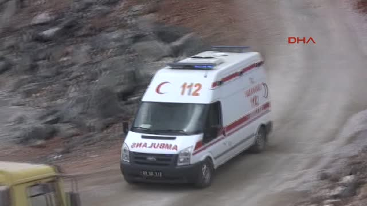 Hafriyat Boşaltan Kamyon Geri Kayıp Takla Attı 1 Yaralı