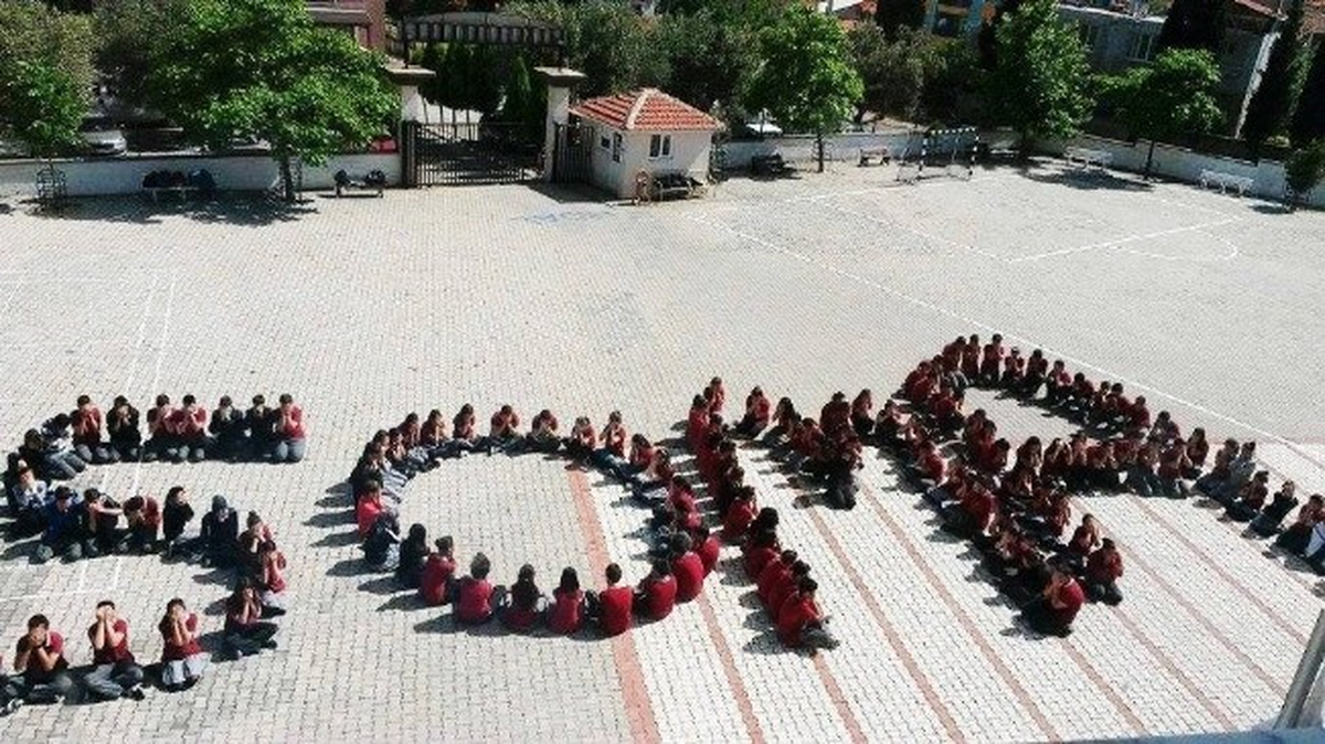 Kırkağaçlı Öğrenciler Bedenleriyle Soma Yazdılar