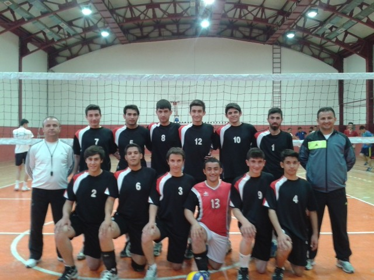 Melikgazi Belediyespor Voleybol Genç Takımı Kayseri\'de Final Vizesi Arıyor