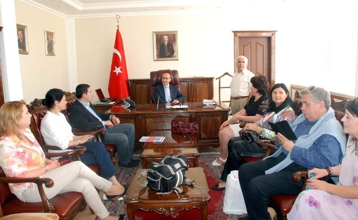 Romanyalı Eğitimcilerden Vali Demirtaş\'a Ziyaret