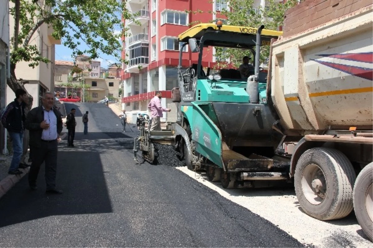 Yahyalı\'da Asfaltlama Çalışmaları Hız Kazandı