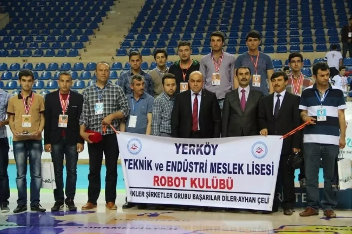 Yerköy Endüstri Meslek Lisesi Robot Yarışmasında Birinci Oldu