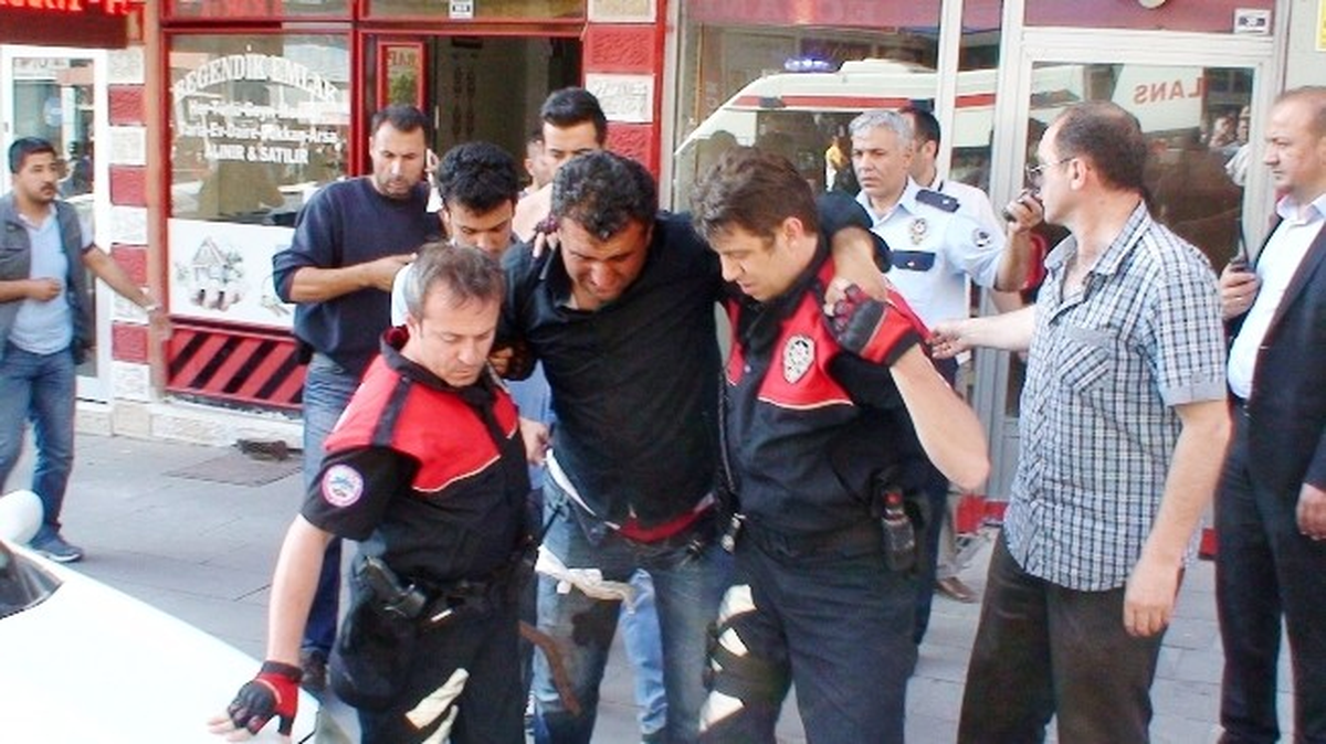 Alacak Verecek Meselesi Kanlı Bitti: 2 Yaralı