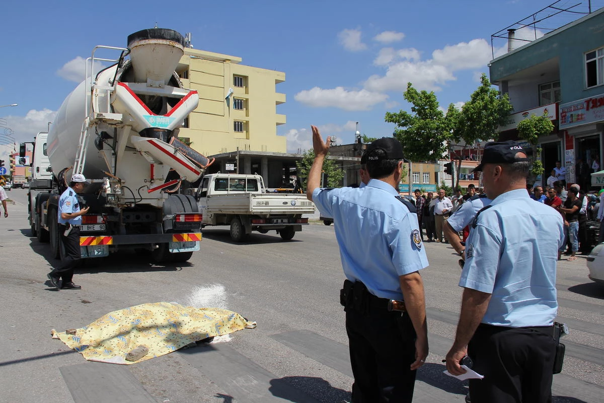 Beton Mikserinin Çarptığı Genç Kız Kurtarılamadı