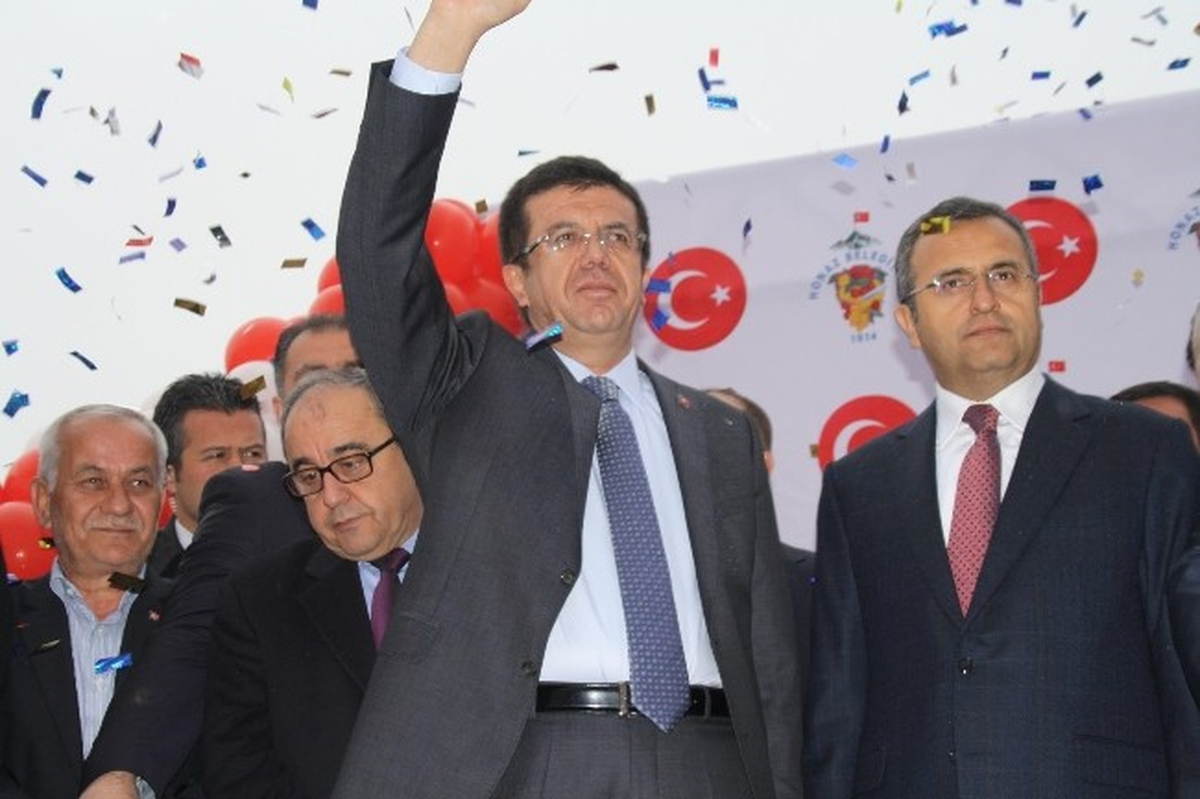 Ekonomi Bakanı Zeybekçi: "Birileri Türkiye\'nin Büyümesinde Olumsuz Hava Estiryor"