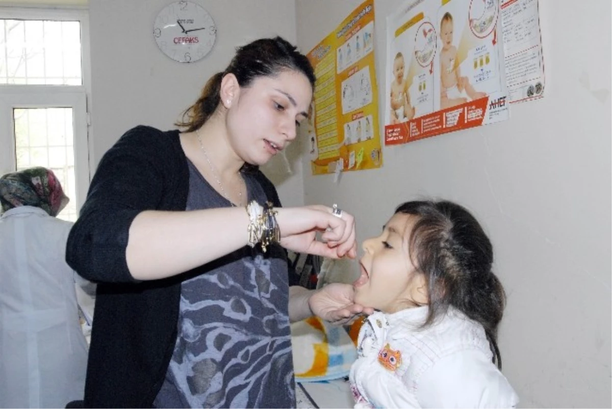 Gülnar\'da Çocuk Felci Aşısı Yapıldı