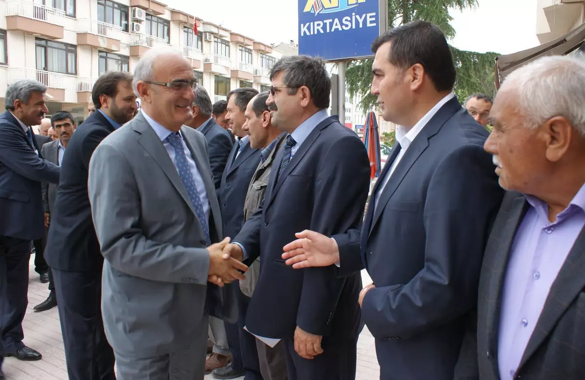 Büyükşehir Belediye Başkanı Yılmaz, Vezirköprü\'de