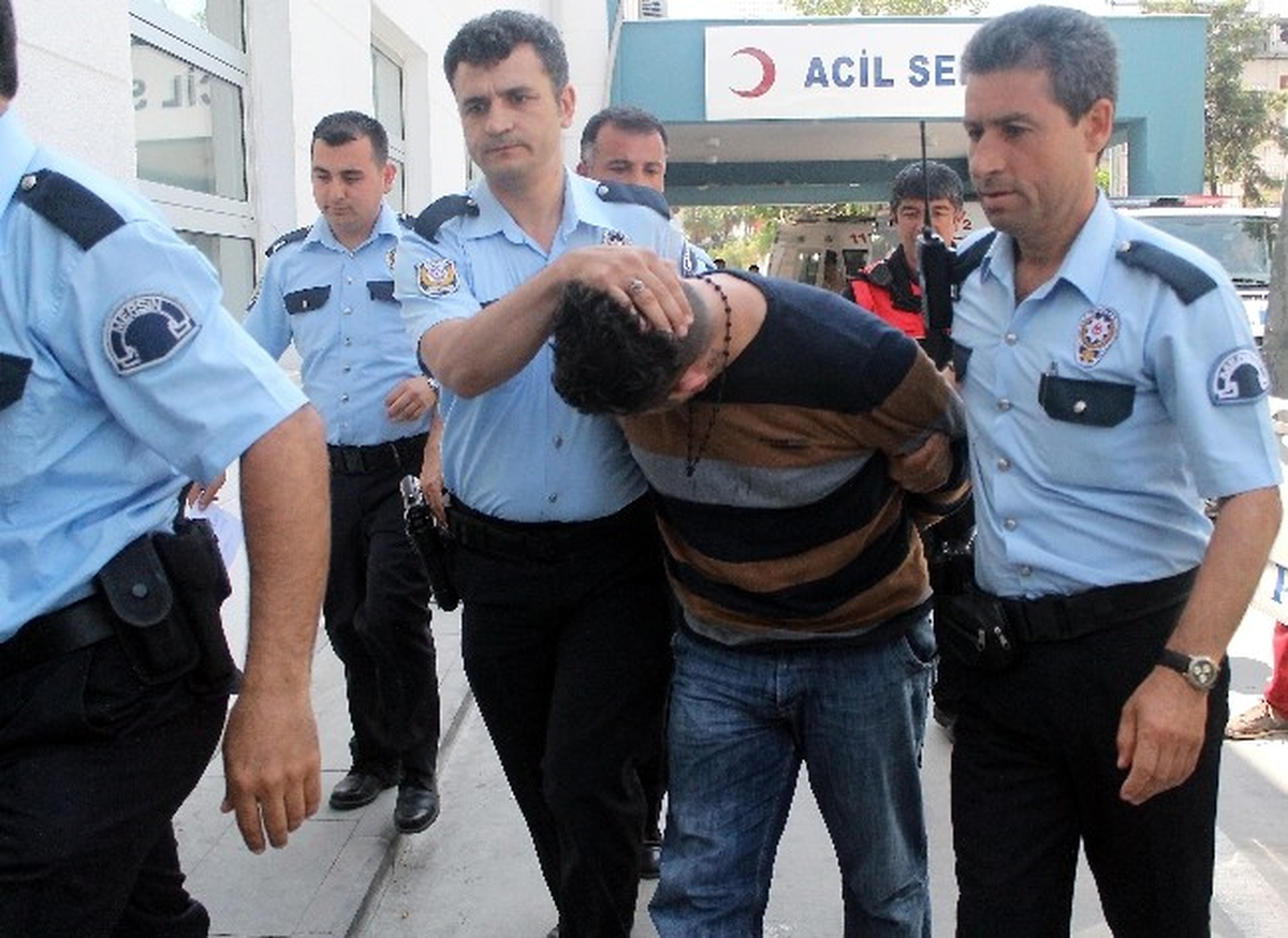 Çarşaf Giyerek Banka Aracını Soymaya Kalkıştı
