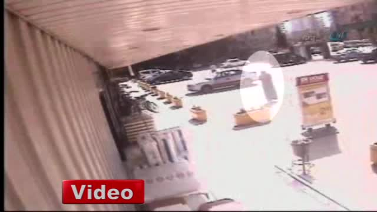 Çarşaf Giyerek Banka Aracını Soymaya Kalkıştı