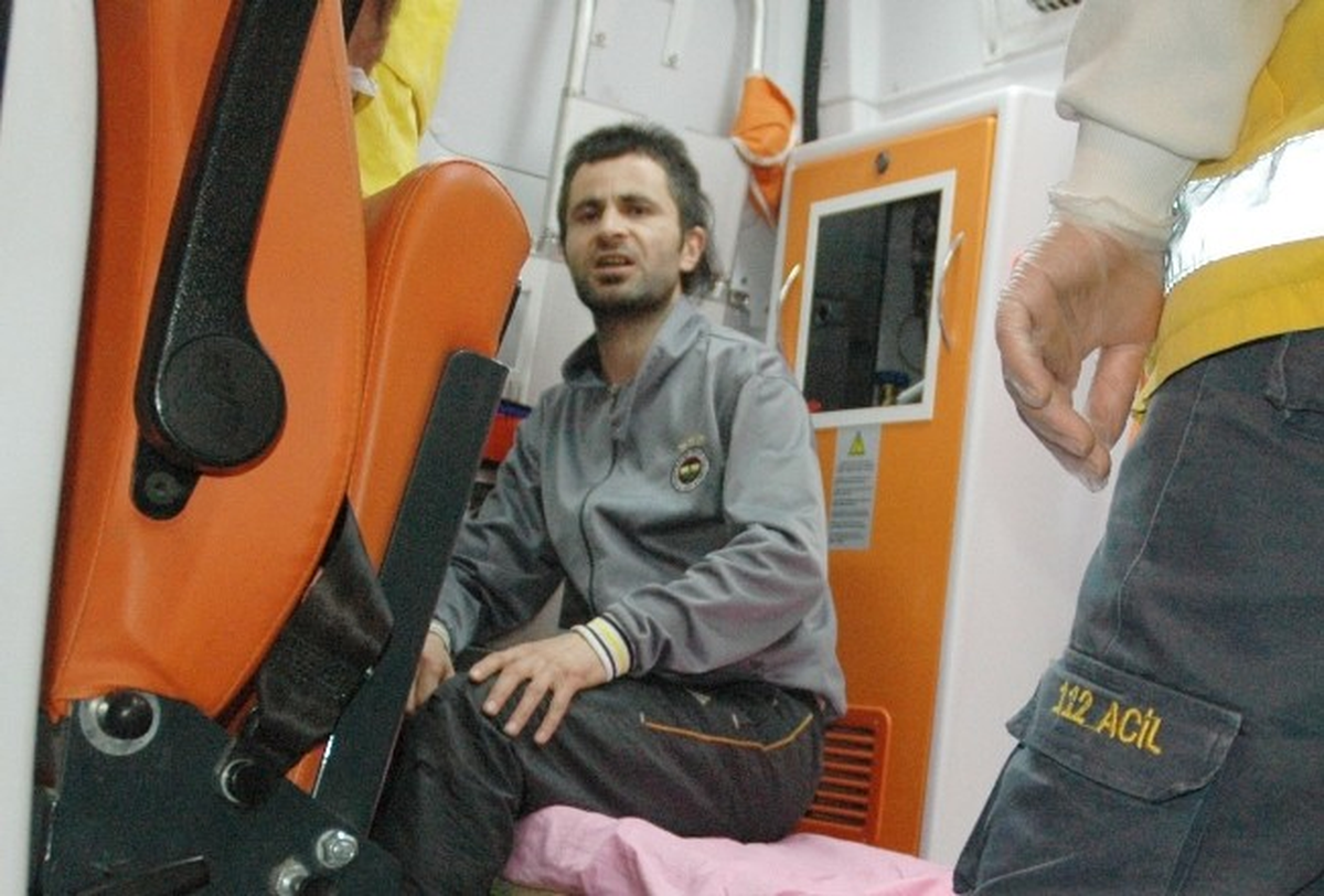Çatıya Çıkarak İntihar Etmek İstedi