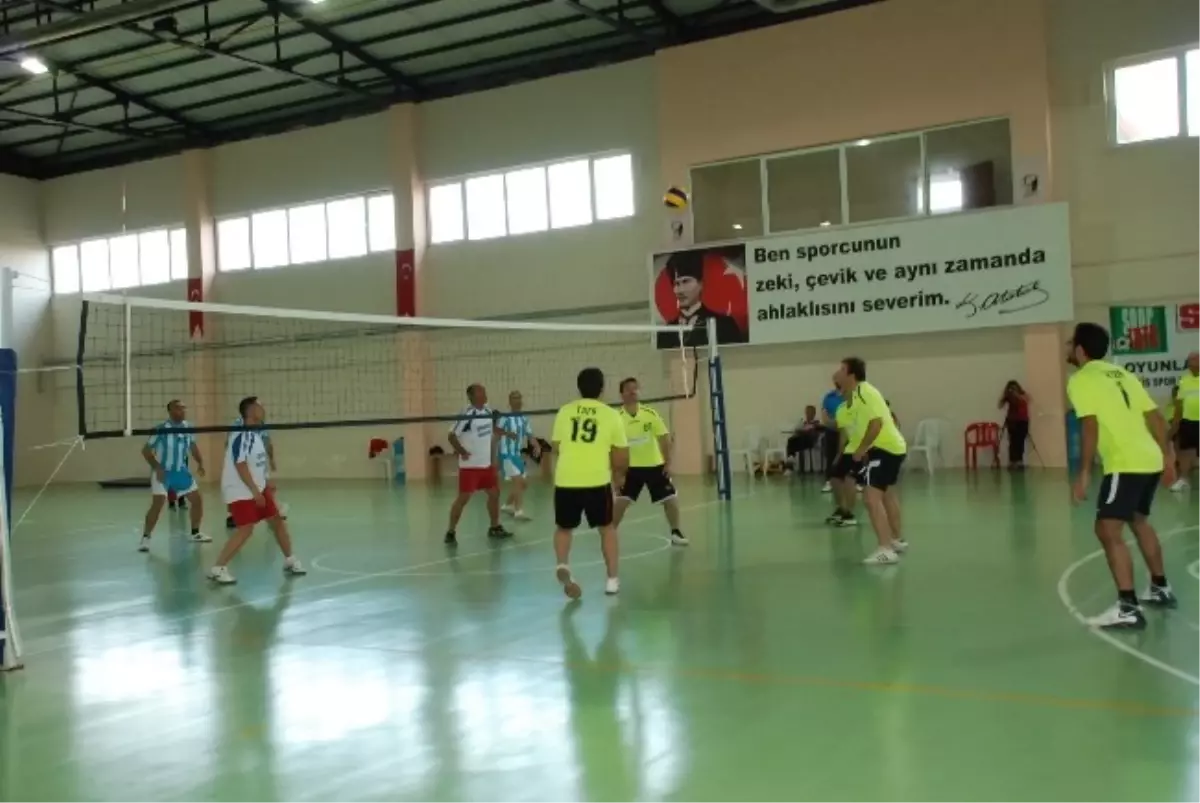 Didim Kurumlar Arası Voleybol Turnuvasında Finale Gelindi